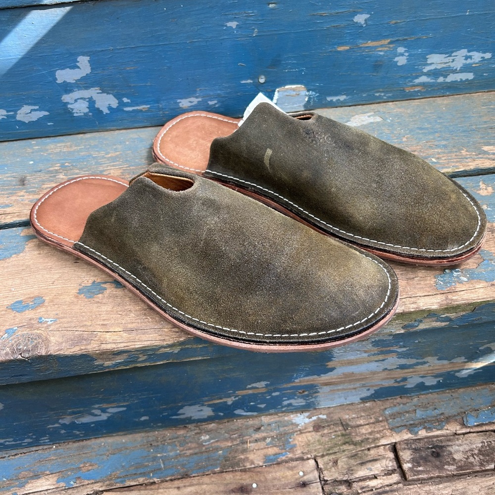 WP STANDARD Mr Grumpy Slipper - Picture 7 of 11